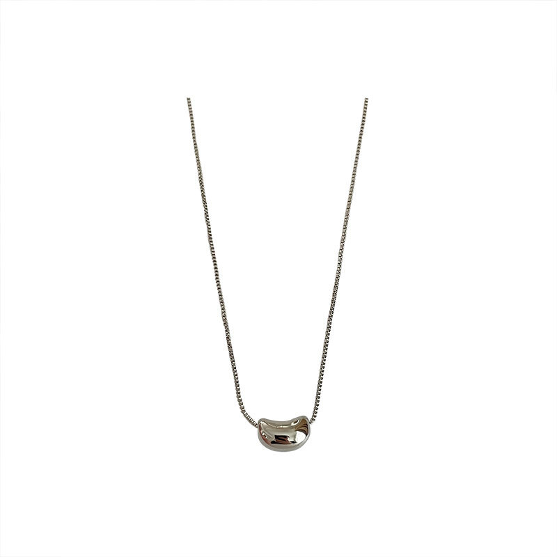 The golden bean necklace with a sense of design, a women's collarbone chain, is light luxury, niche, fashionable and elegant, simple and versatile. It is a neck chain accessory Item Picture