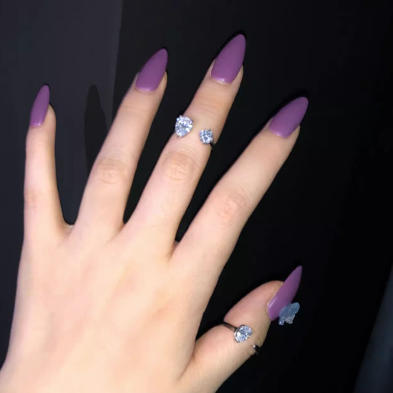This is a super trendy and dazzling joint ring for women. The opening is adjustable and the ring is versatile. It is full of diamonds and has a simple and elegant style. It is a cool index finger ring Specification drawing