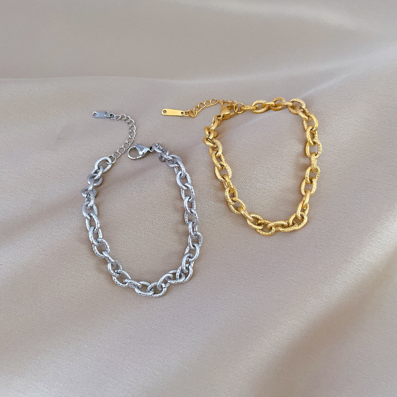 【 All-titanium Steel 】 Dongdaemun minimalist style vintage chain bracelet, a female Internet celebrity's retro best friend Application Scenario