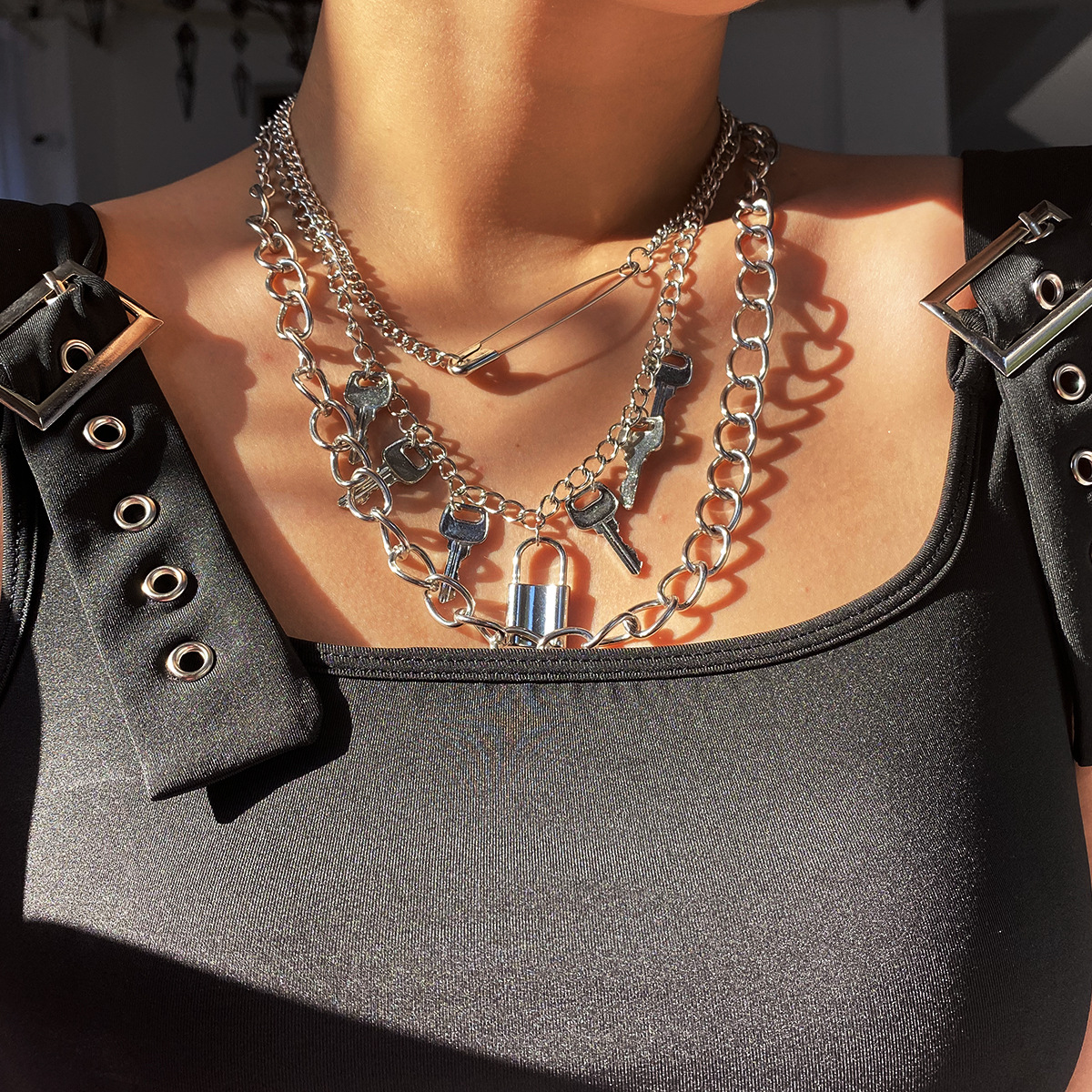 European and American cross-border jewelry creative pin lock-shaped element necklace, exaggerated multiple key thick chain necklace details Picture