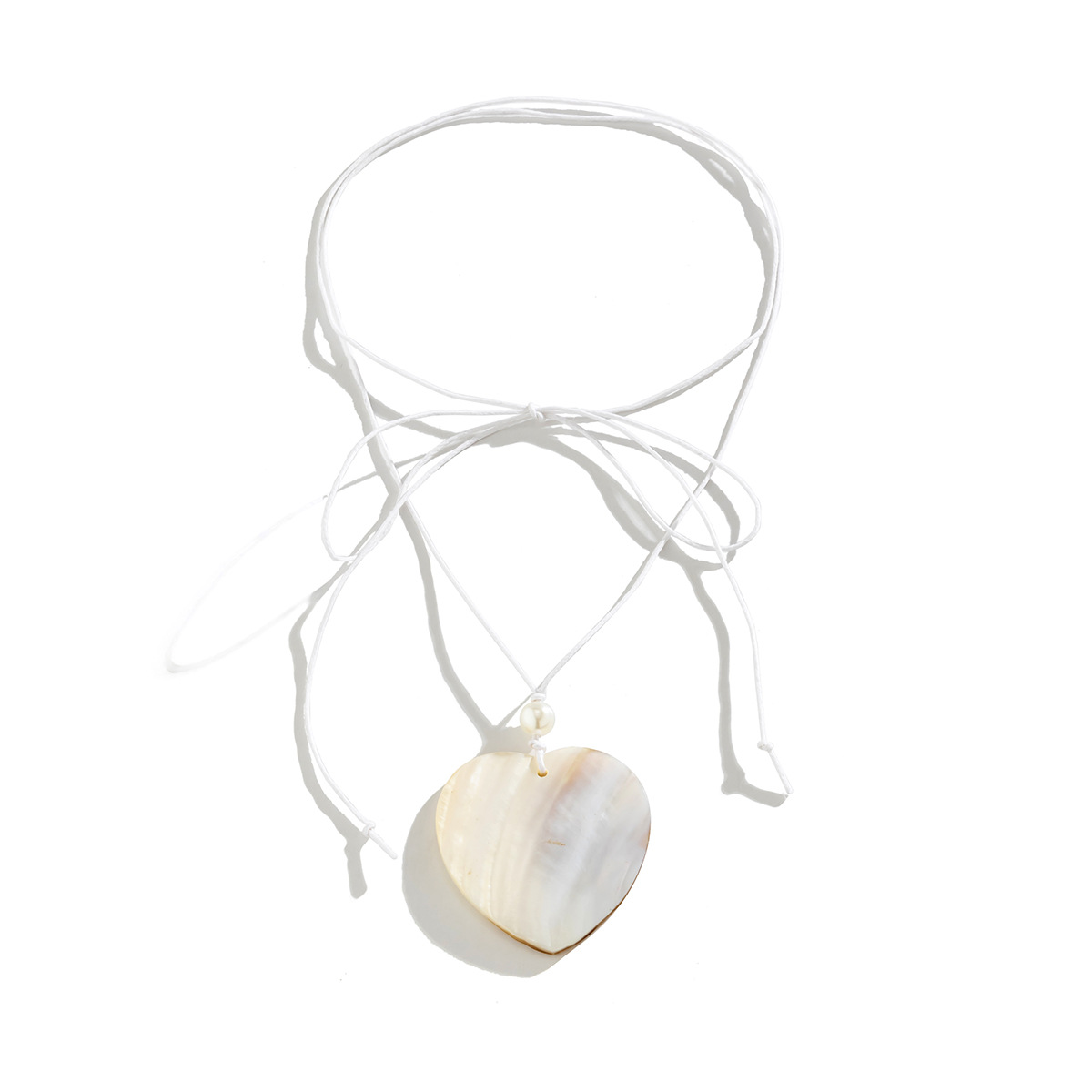 European and American tropical beach style teardrop-shaped shell strap choker niche heart-shaped pendant necklace, sweet and cool necklace Item Picture