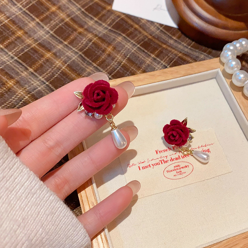 925 Silver Needle Rose French Retro velvet Flower Pearl Earrings, women's light luxury high-end elegance exquisite earrings Specification drawing