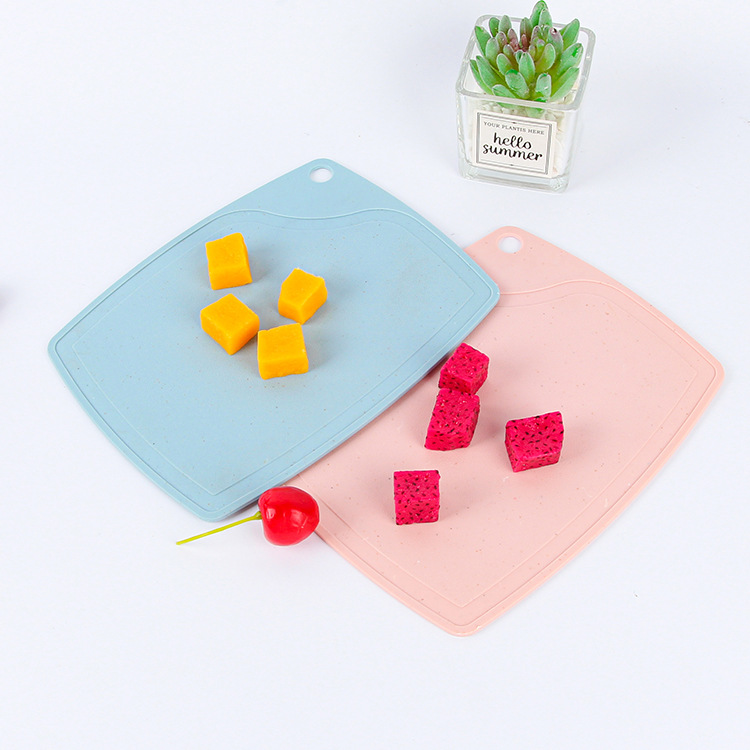 Creative wheat straw hanging simple household kitchenware cutting board, plastic cutting board, vegetable cutting board, fruit cutting board Specification drawing