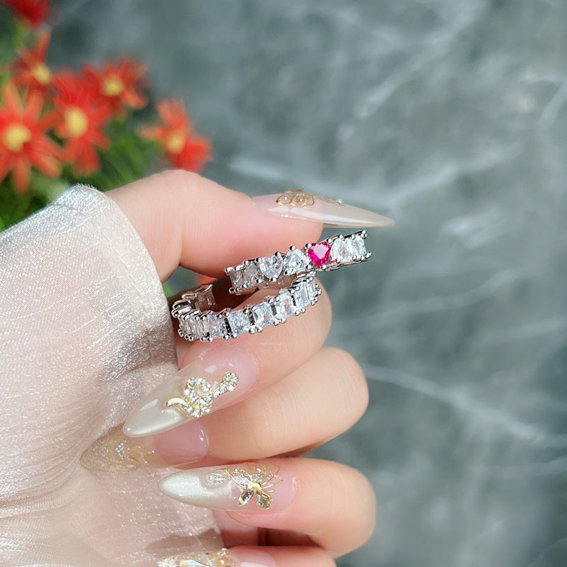 A light luxury, heavy craftsmanship, full diamond heart, high-end and fashionable open ring for women, a French row of diamonds, versatile and elegant style index finger ring details Picture