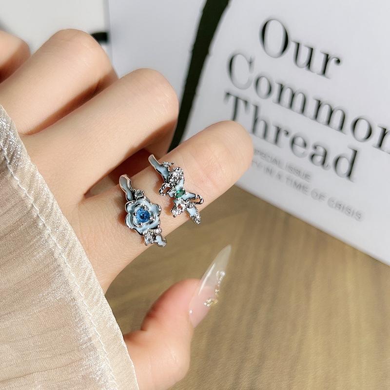 Elegant jasmine blue diamond butterfly couple ring, with unique enamel flowers, exquisite and niche design sense, high-end ring details Picture