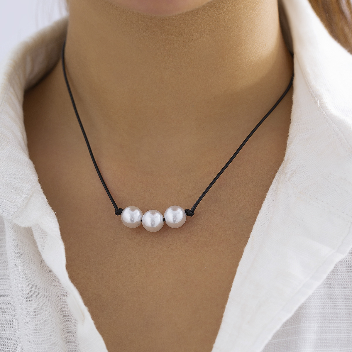 European and American cross-border jewelry, simple design sense beaded collarbone chain, Bohemian ethnic style imitation pearl necklace full figure