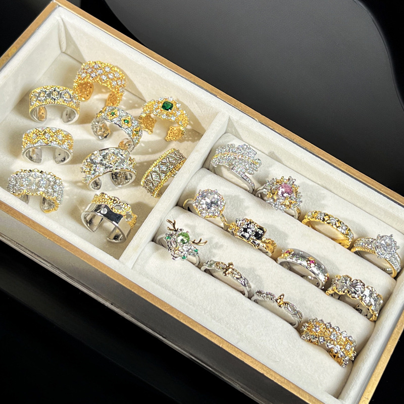 A mid-style lace hollowed-out two-color open ring for women, exuding a sense of light luxury and high-end sophistication, with a luxurious and elegant touch and a niche design Specification drawing