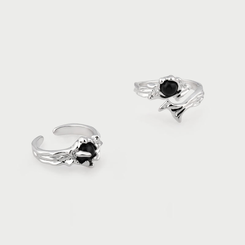 Black stone thorn open ring, a trendy Instagram niche design, with a unique, fashionable and high-end feel, a cold style food ring details Picture