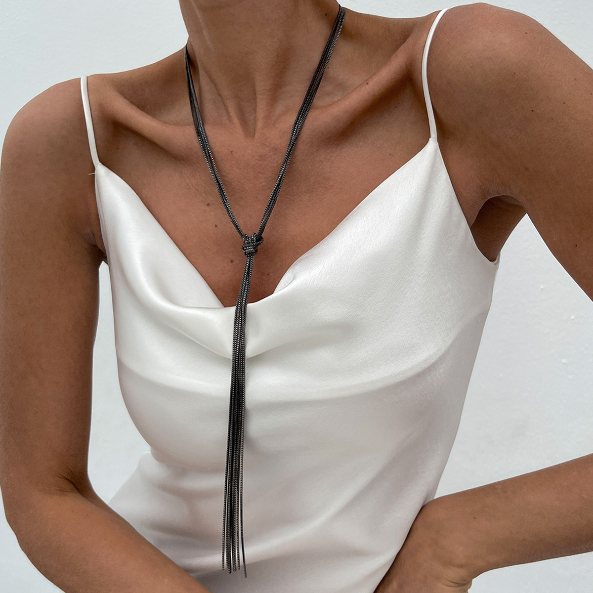 European and American cross-border jewelry: Simple Y-shaped metal tassel plain chain necklace, cold style, multi-layer CCB bead collarbone chain details Picture