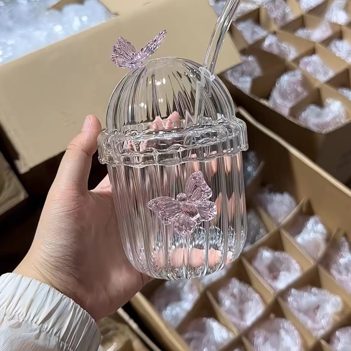 Butterfly glass single-layer cup, high borosilicate transparent glass, large capacity, high-temperature resistant, living room drinking cup for guests details Picture
