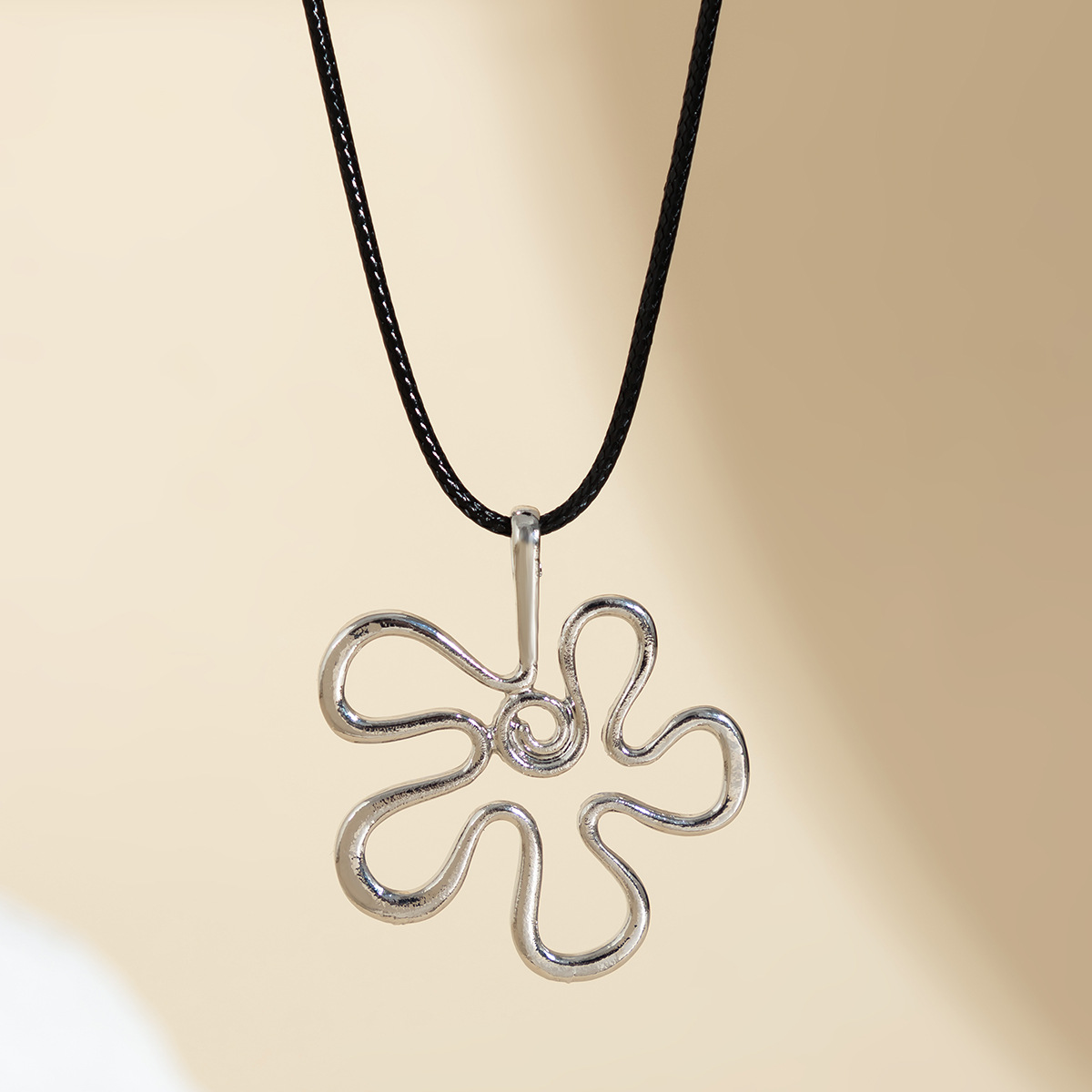 European and American cross-border accessories retro flower female personality black rope necklace niche hollowed-out flower versatile necklace Application Scenario