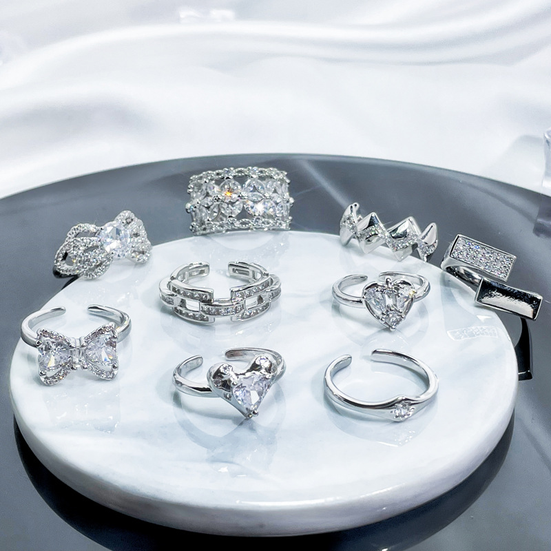A light luxury and high-end full-diamond open-top ring for women on Instagram, with a cold and elegant style, fashionable and versatile index finger ring, as an autumn and winter accessory details Picture