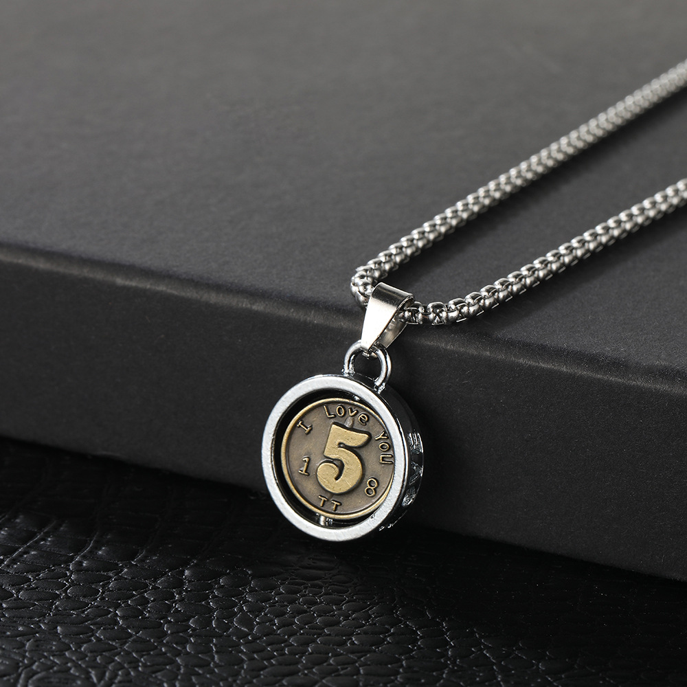 Wholesale of new 50-cent coin necklace, golden rotatable coin necklace, hip-hop niche and trendy coin pendant full figure