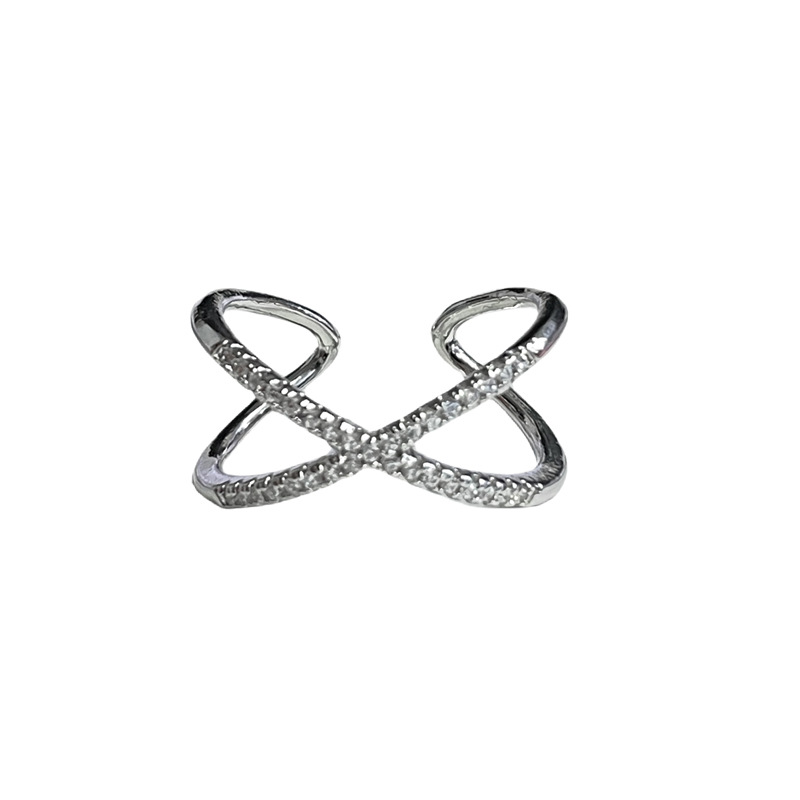 This niche design with slightly inlaid lines and a simple open ring is a versatile and stylish accessory for women. It can be worn in layers and exudes a cool and trendy vibe Item Picture