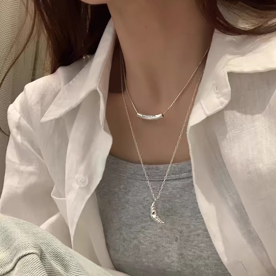 Croissant pull-out necklace, bread pendant, long sweater chain, women's 2024 new style, simple, fashionable and versatile collarbone chain Application Scenario
