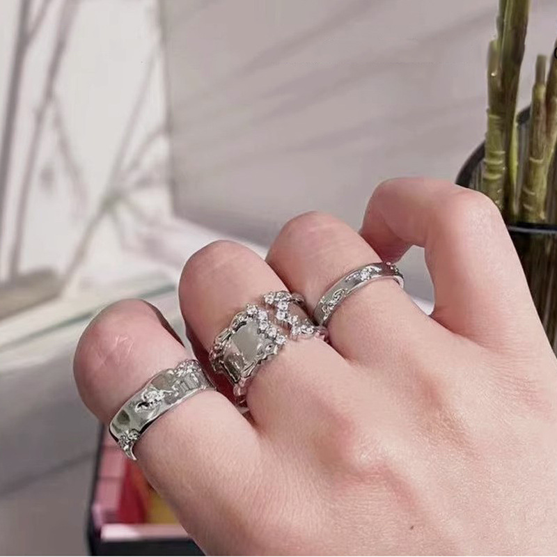 A niche design with an InS-style texture, simple zircon open ring, a unique, fashionable and cool combination ring for the index finger details Picture