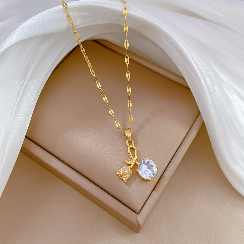 【 Titanium Steel 】 Rose zircon light luxury style, luxurious full diamond necklace, versatile collarbone chain for female Internet celebrities, titanium steel chain Specification drawing
