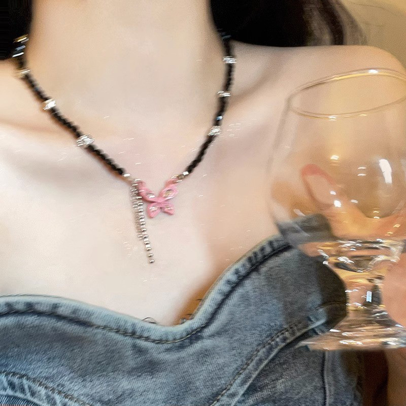 Sweetheart Barbie ~ Pink butterfly tassel necklace, feminine hip-hop girl, trendy and cool personality, beaded collarbone chain full figure
