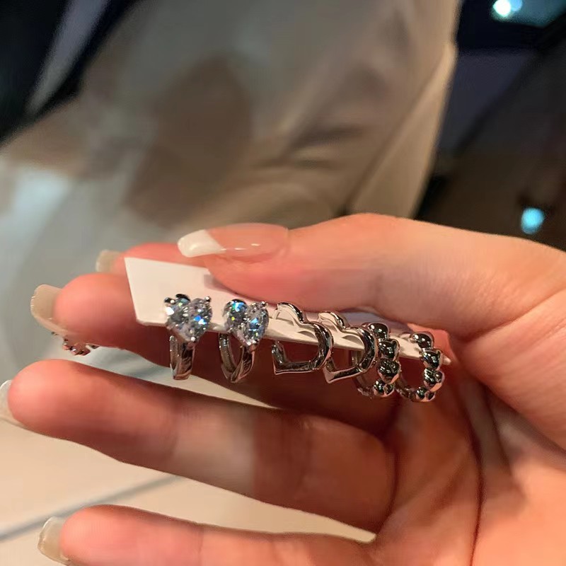 Super recommended six-piece set! Sweet, cool, fashionable and versatile heart-shaped zircon ear buckles for women, with a light luxury and cold style Item Picture