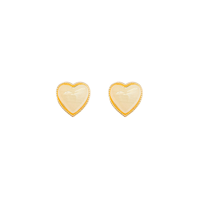 Korean-style simple resin heart-shaped stud earrings for women, fashionable and elegant, versatile, fresh and exquisite earrings, light luxury heart-shaped earrings Item Picture