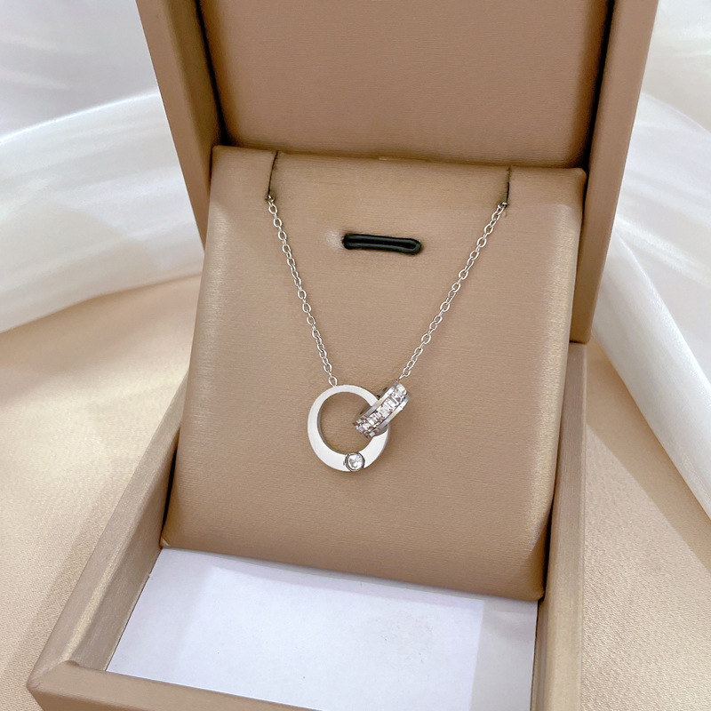 【 All-titanium Steel 】 Double ring Full diamond minimalist style furnace real gold necklace, female Instagram Internet celebrity collarbone chain accessory Application Scenario