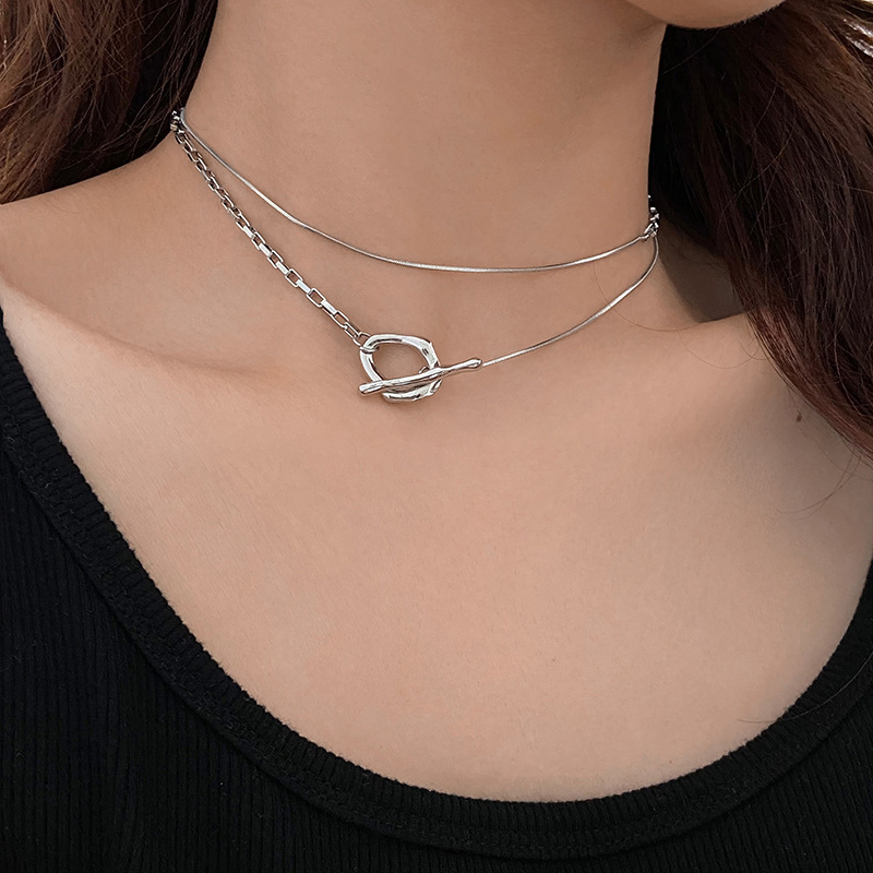 Silver patchwork ot buckle necklace for women, new hip-hop and hot girl sweater chain, stylish long hoodie chain wholesale Application Scenario
