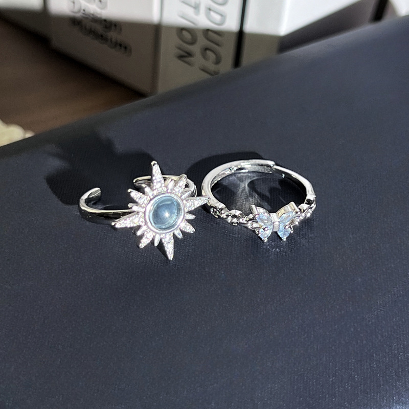 A simple and cold style star-shaped egg face open ring for women with blue diamonds and butterflies, exquisite, light luxury, niche and fashionable ring Specification drawing
