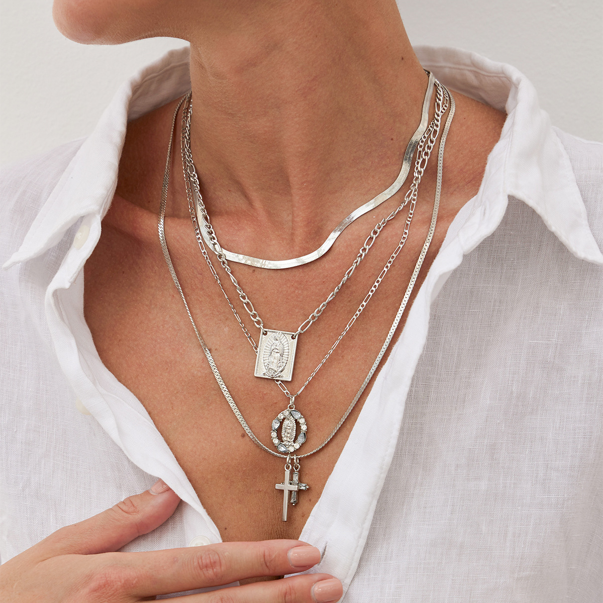 European and American cross-border accessories Instagram hip-hop alloy cross pendant necklace with cascading tassels snake bone chain necklace Specification drawing