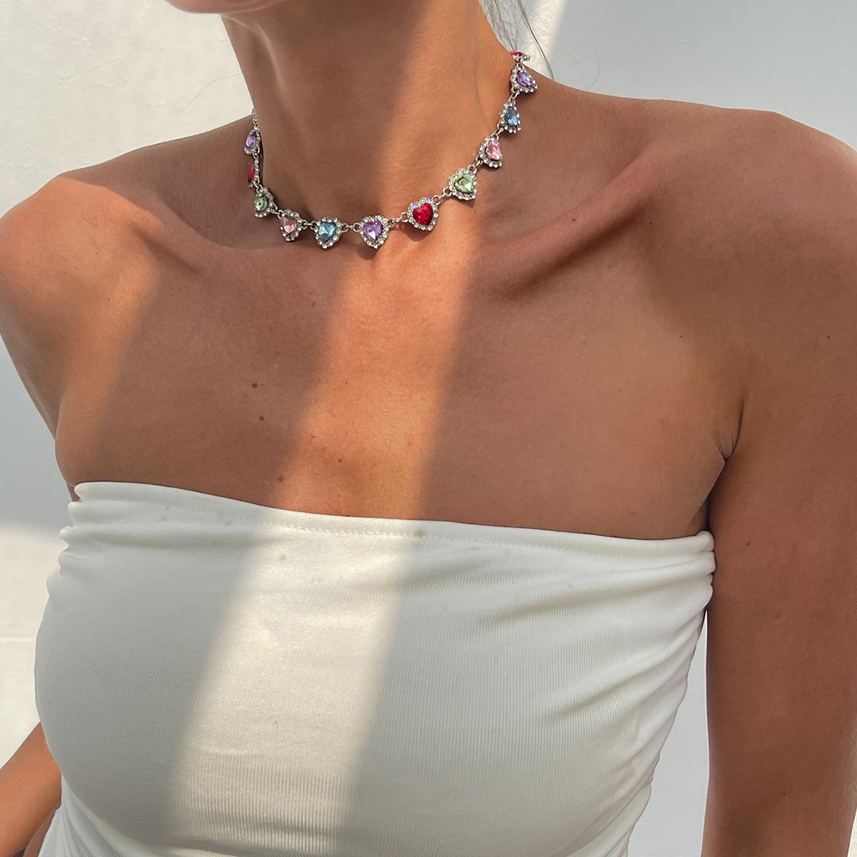 European and American cross-border jewelry, personalized and simple diamond-encrusted heart chain necklace, fashionable and trendy nightclub-style heart-shaped necklace Specification drawing