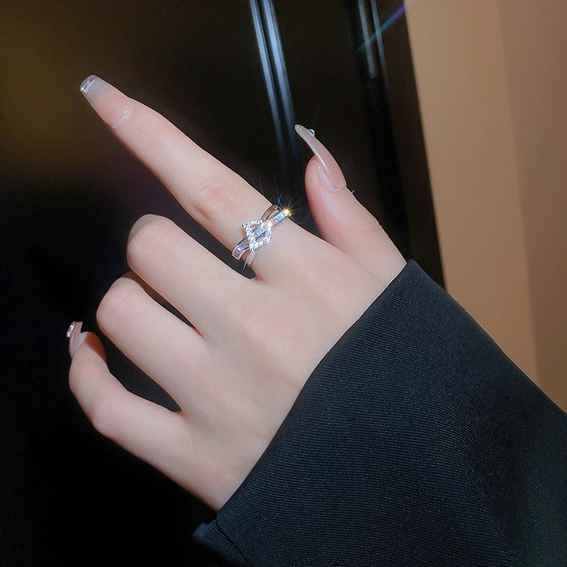 A light luxury and cold style, full diamond zircon letter D open ring, a niche design for women, fashionable, individual and high-end ring Specification drawing