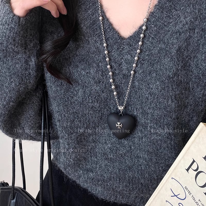 Shi Family Pearl Long black-hearted necklace, versatile, sweet, cool, unique and niche, ins grey collarbone chain, autumn and winter sweater chain Specification drawing