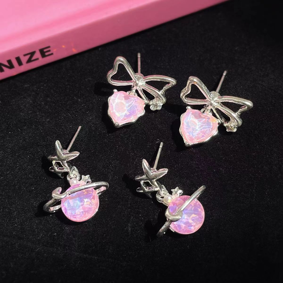 A niche, sweet and cool, stylish pink bow stud earrings for women on Instagram, trendy aurora pink planet earrings, sweet and versatile earrings Application Scenario