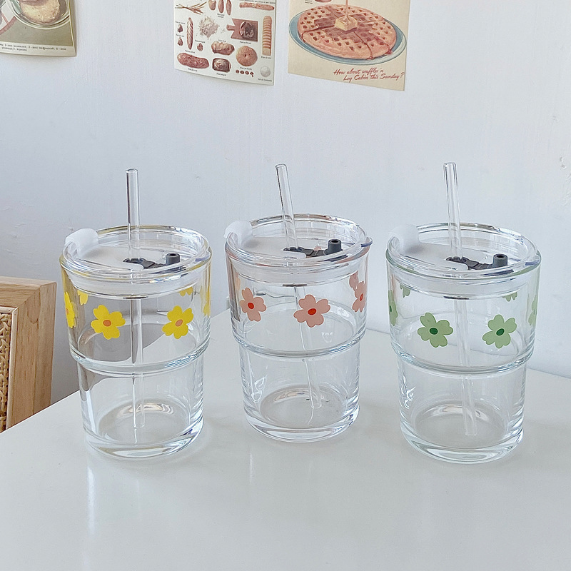 Korean InS-style straw cup, glass cup, flower-shaped large-capacity milk tea cup, water cup, iced coffee cup, creative Specification drawing