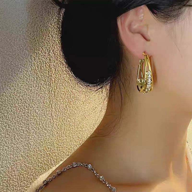 European and American fashionable and elegant geometric ear rings, ladylike style earrings, women's light luxury and high-end feel, versatile, cold style earrings trend details Picture