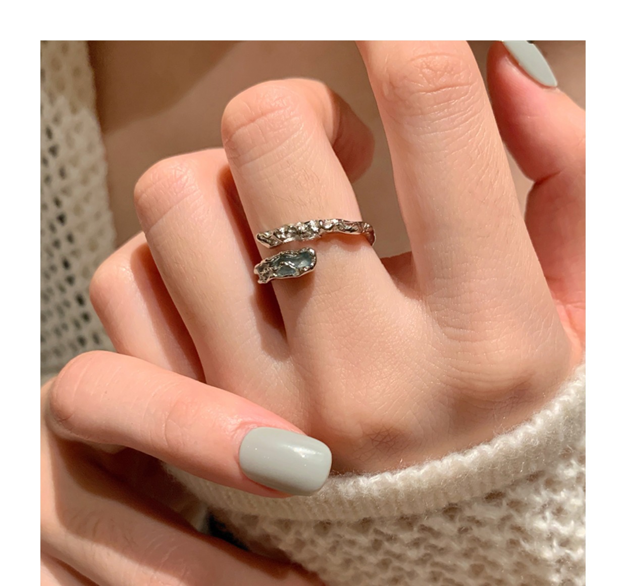 A high-end mint color irregular texture open ring, a light luxury and niche design for women, a fashionable and individual couple ring Specification drawing