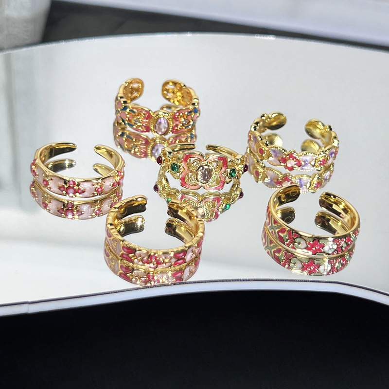 Xiaohongshu's best-selling Chinese trend style enamel gradient pink peach blossom light luxury exquisite ring, feminine flower index finger ring Application Scenario