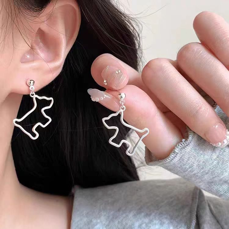 Cute and unique puppy earrings with a niche design sense, new women's earrings in 2025, a bestseller with a simple and versatile personality full figure