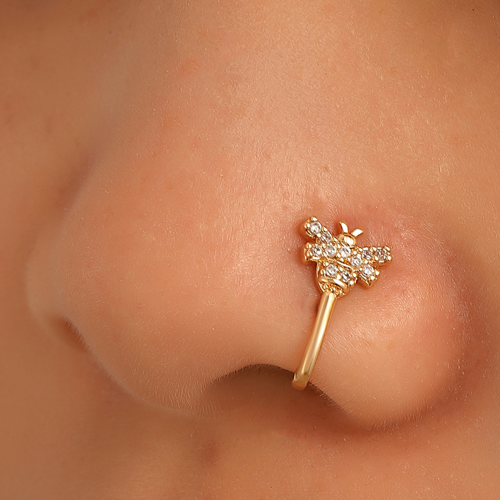 European and American creative non-perforated U-shaped animal nose clip nose decoration copper inlaid zircon bee spider false nose ring puncture jewelry Application Scenario