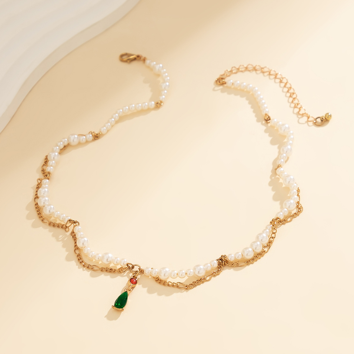 European and American cross-border style pearl wavy tassel necklace neck simple handcrafted beaded collarbone neckpiece details Picture