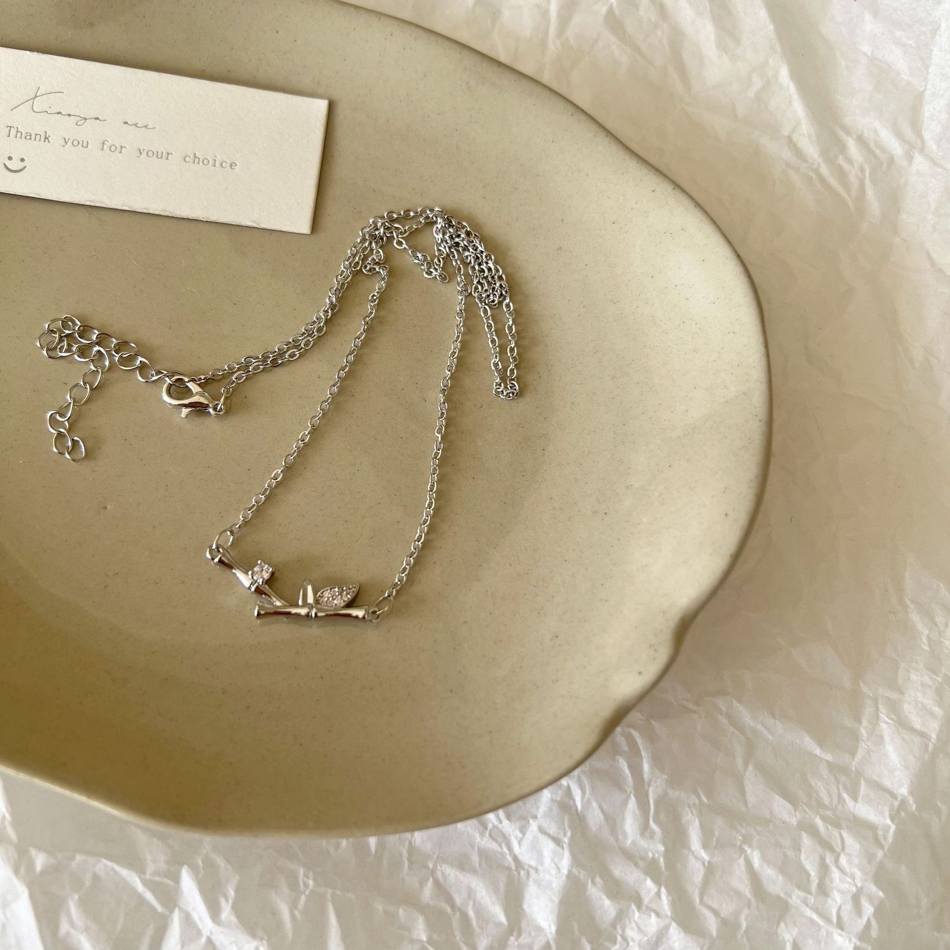 The bamboo joint necklace is a niche bamboo necklace with a design sense for women's summer. It's a new 2024 light luxury collarbone chain with a cold style Specification drawing