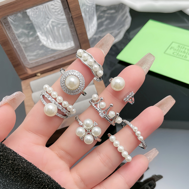 Simple, light luxury, sweet, cool and fashionable French pearl open ring, women's high-end feel, versatile, cold style, niche food ring Application Scenario