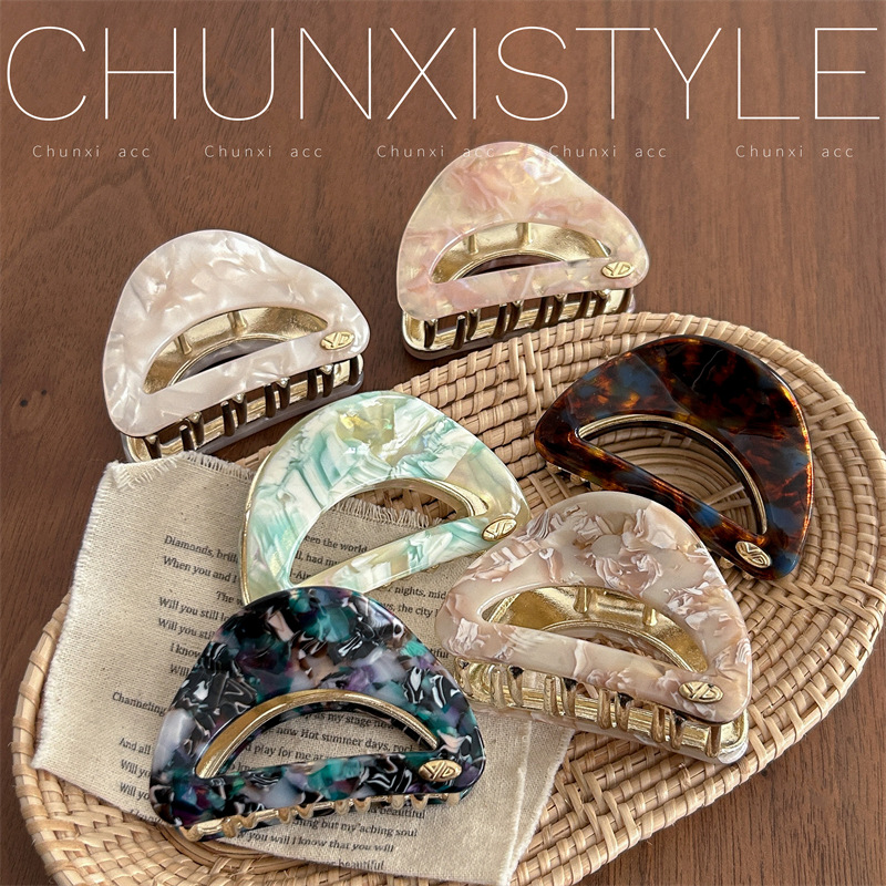 The high-end acetate metal clip is suitable for medium-sized Chinese-style niche hair clips with less hair volume, offering a new Chinese-style short hair texture Specification drawing