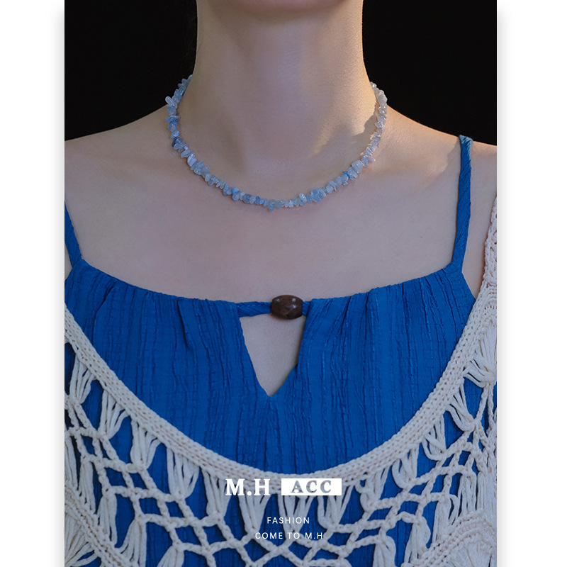 Irregular aquamarine stone necklace accessory for women's summer light luxury niche collarbone chain retro high-end look full figure