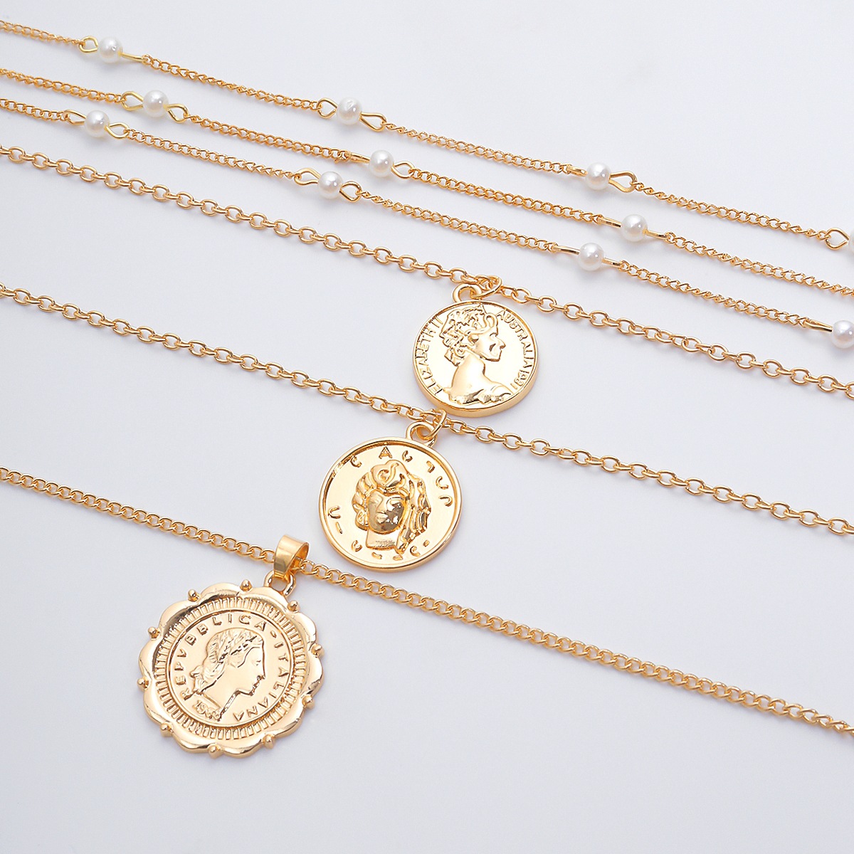 European and American cross-border jewelry, exaggerated and versatile portrait relief necklace, retro pearl imitation style tassel chain necklace Application Scenario