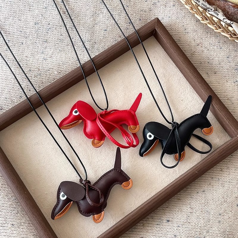 Cartoon leather Dachshund black rope necklace for girls, cute, simple, individual, fashionable and trendy, versatile neck chain sweater chain trend details Picture