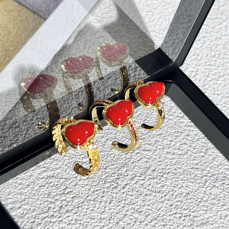 The popular Chinese-style small gourd ring on Xiaohongshu is a delicate, small, sweet, cool, retro and niche fashion index ring for women details Picture