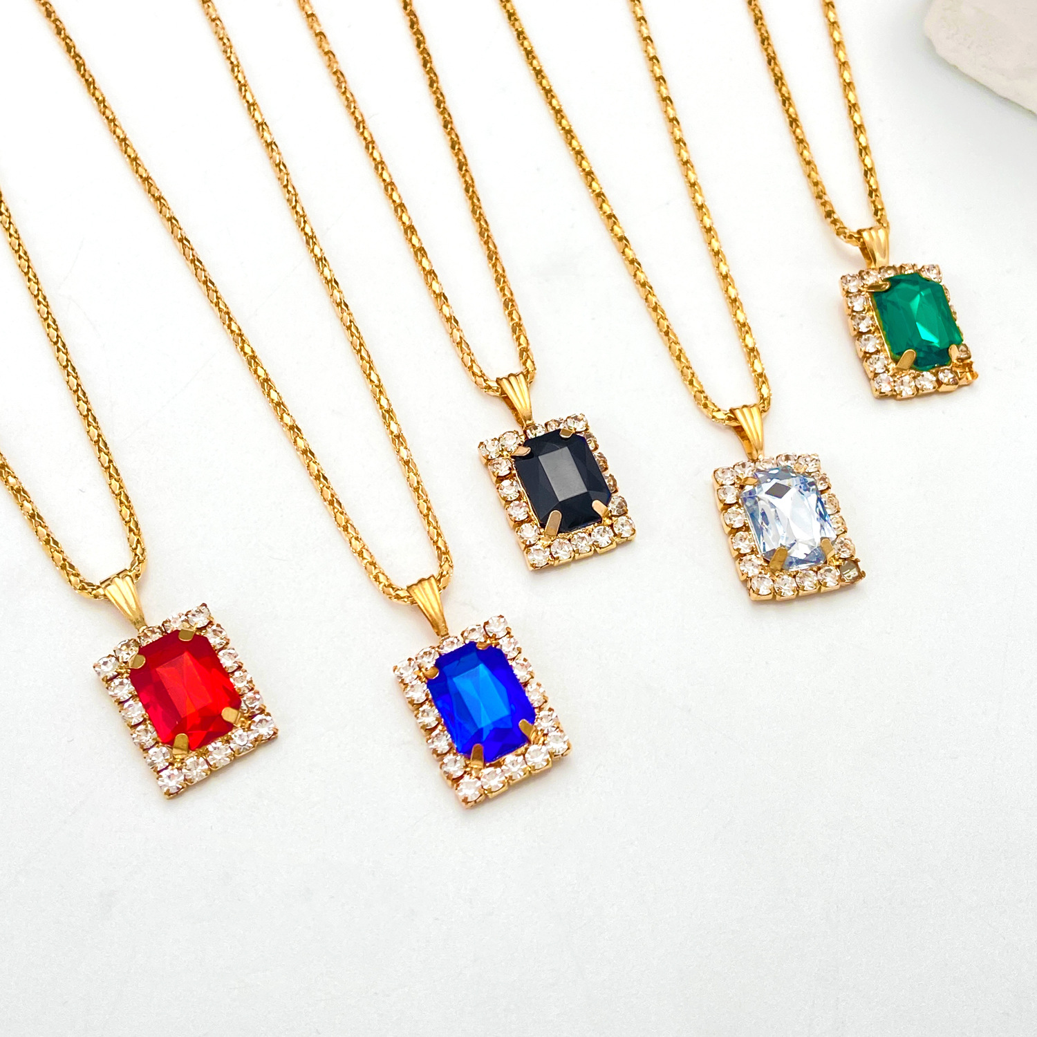 New cross-border diamond-encrusted square jewelry set, Ins-style retro court-style bride necklace, earrings and ring set Application Scenario