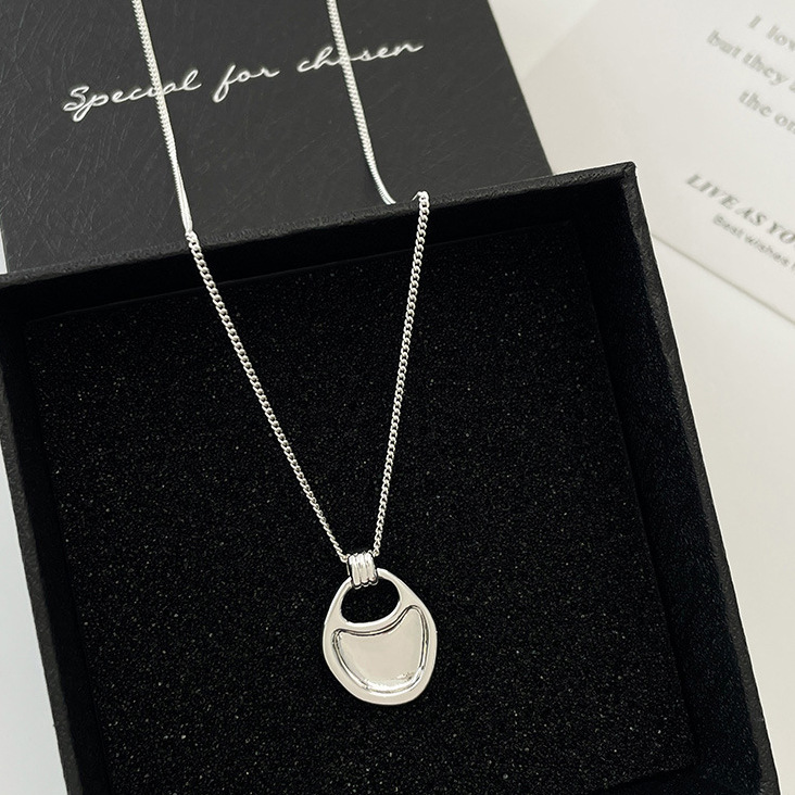Silver saddle bag necklace, long pendant, Korean-style Instagram simple and versatile accessory, new sweater chain for women Item Picture