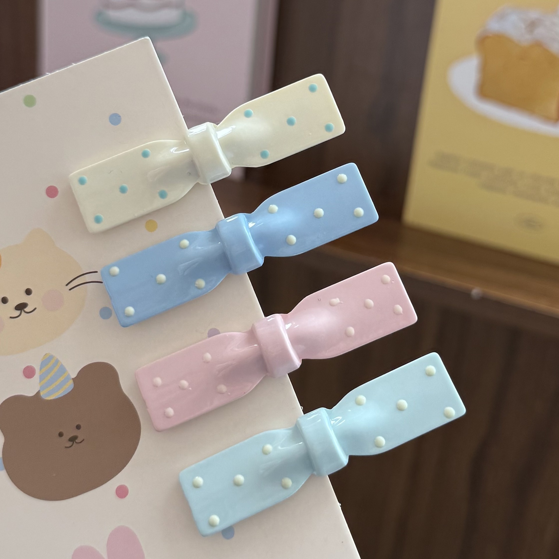 New polka dot bow hair clips for ins spring and summer, sweet and versatile, niche bangs clips, side clips, and simple hair clips full figure