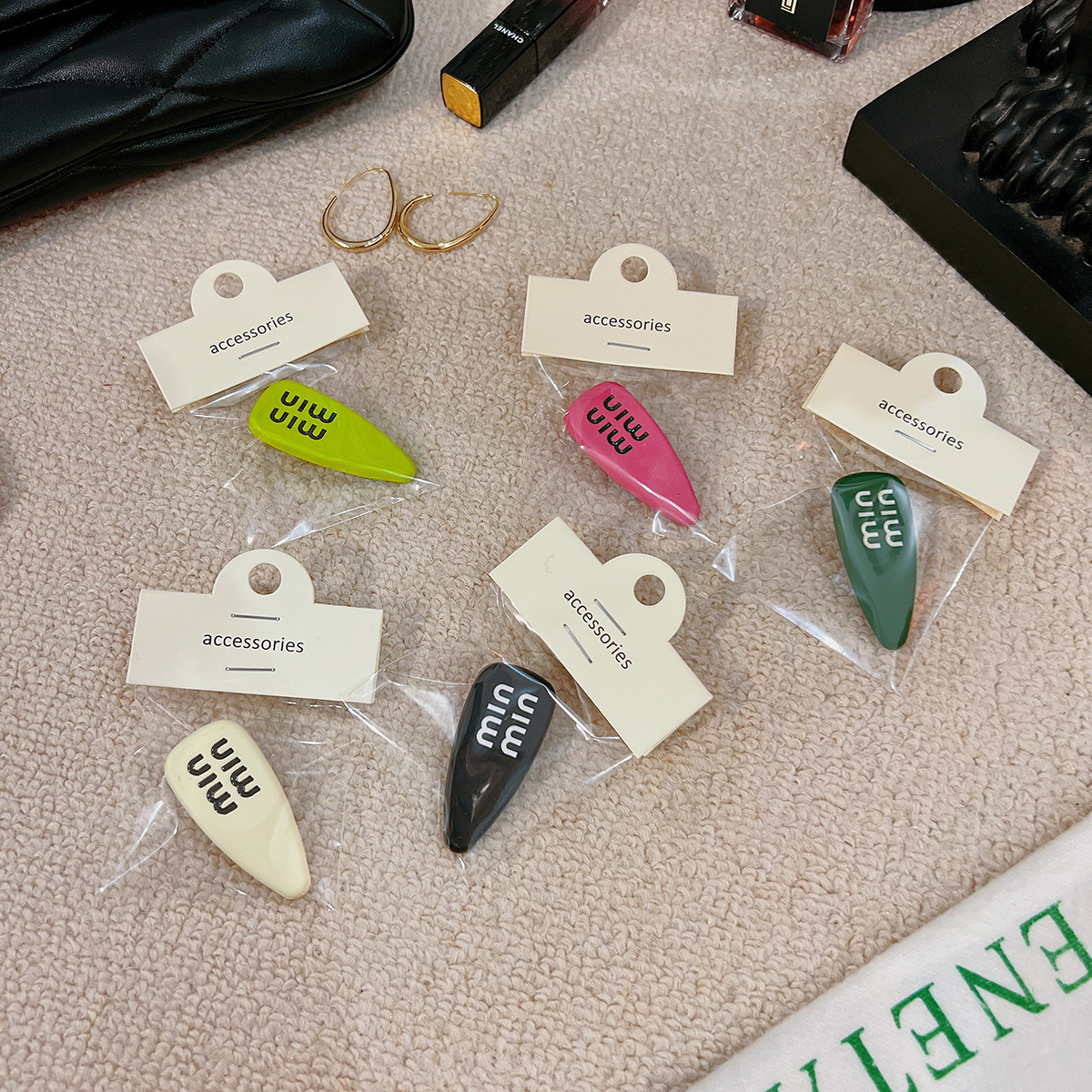 Candy-colored metal teardrop hair clips, miumiu letter hair clips, cute bangs clips, Korean duckbill clips, side clips full figure